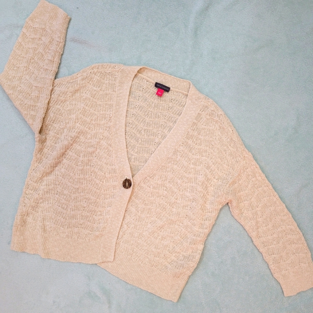 VINCE CAMUTO CREAM OPEN KNIT CROPPED/WAIST LENGTH CARDIGAN.